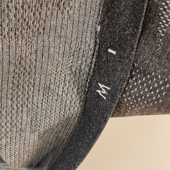 Lululemon Men’s Camo Print Short Sleeve Shirt—Great!!  Excellent Condition!! M - Picture 5 of 7